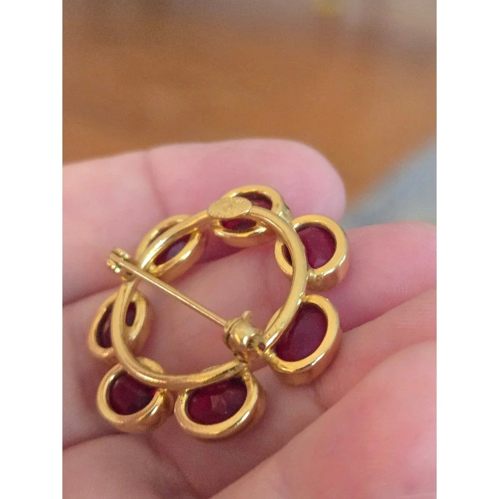 12K Gold Filled Garnet or Pink Topaz? Circle Wreath Brooch Vintage